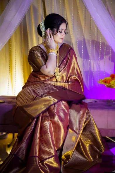 Benaroshi Katan Saree with blause pcs